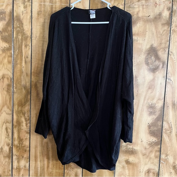 Hello Kitty Cardigan - Picture 4 of 4